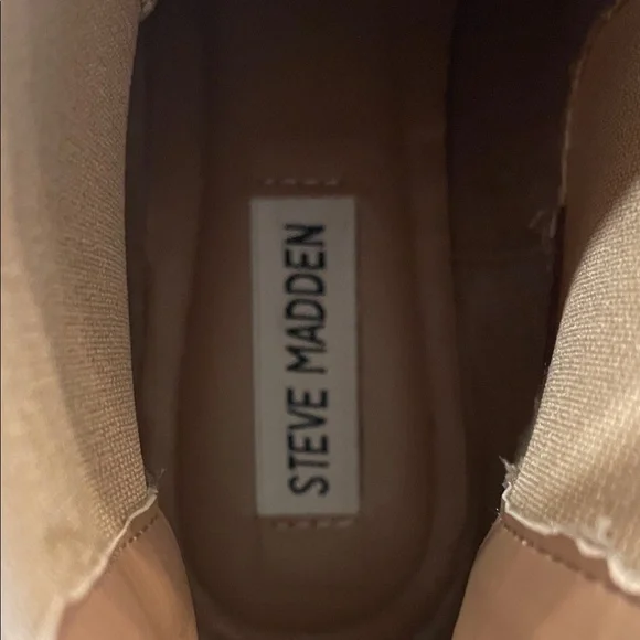 Steve Madden Women's Tan Suede Chelsea Boots - Picture 7 of 7
